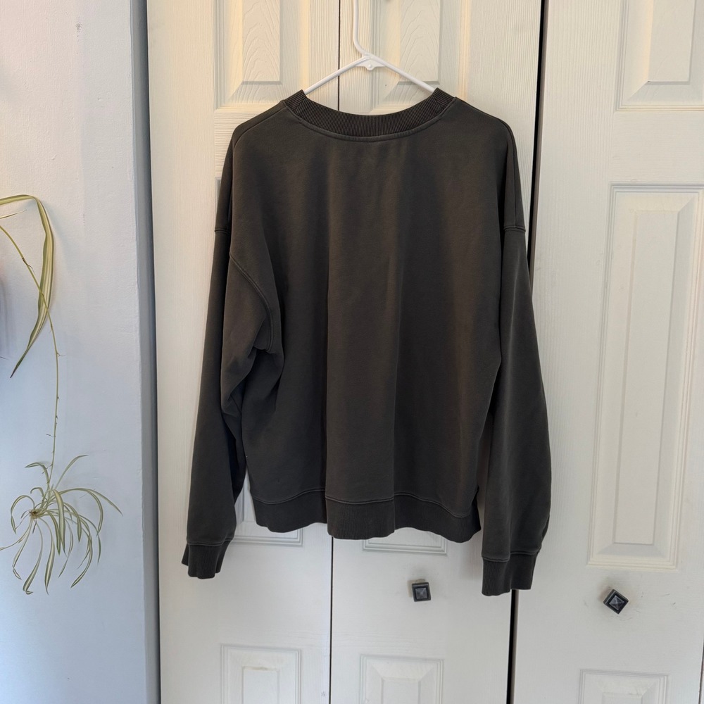Vuori Crewneck Sweatshirt Olive Green Oversized Boxy Pullover Womens L - Picture 2 of 7